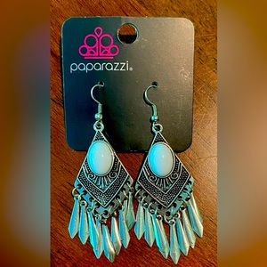 Paparazzi Earrings, white stone silver toned